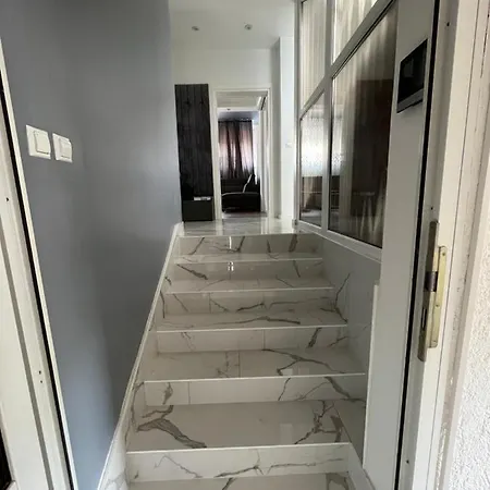 דירה Luca Free Garage Parking