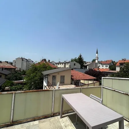Luca Free Garage Parking شقة