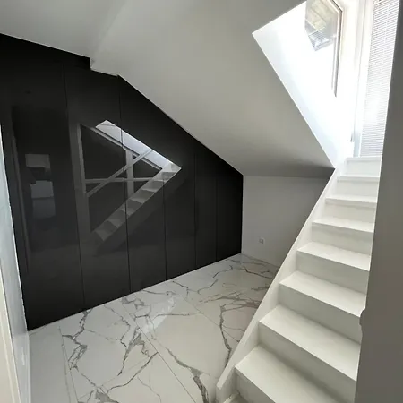 Luca Free Garage Parking *