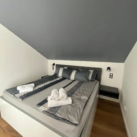 Luca Free Garage Parking *