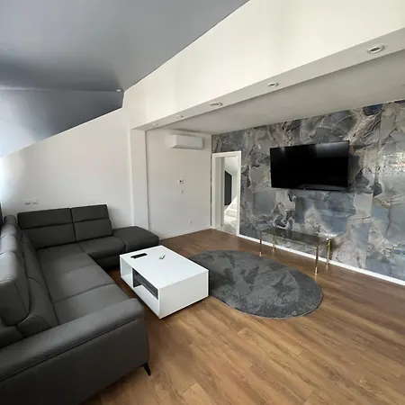 Luca Free Garage Parking *