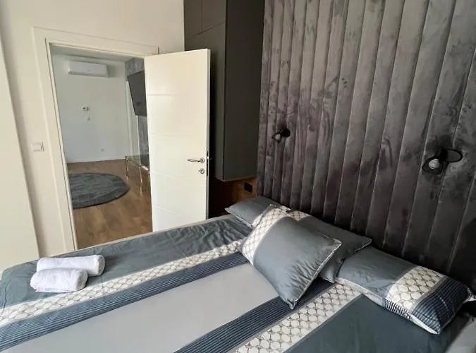 Luca Free Garage Parking *